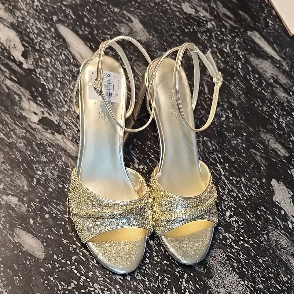 BRAND NEW NINE WEST WOMEN’S BLOCK HEEL SANDALS